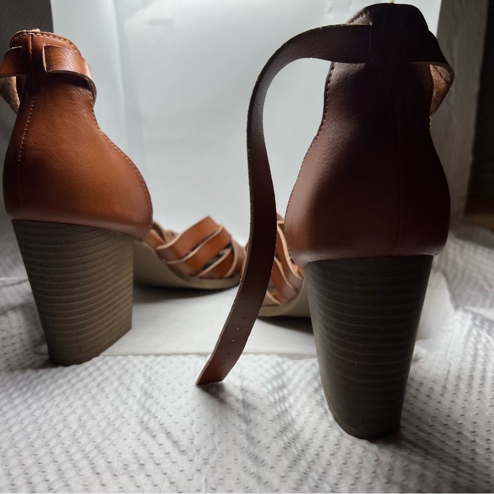 Universal Thread Brown Strappy Heeled Sandals, stacked heels, sz 8 - Picture 8 of 10